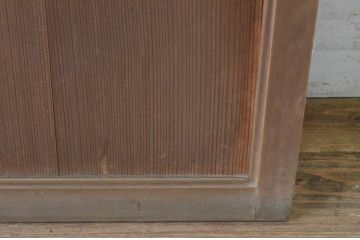 アンティーク建具　上手物!　美しい柾目が魅力のマス目格子板戸1枚(きつね格子、狐格子、格子戸、板戸、引き戸、升目)(R-065082)