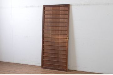 アンティーク建具　上手物!!　美しい柾目　真鍮ノブ付き　舞良戸扉1枚(まいらど、板戸、ドア)(R-065083)