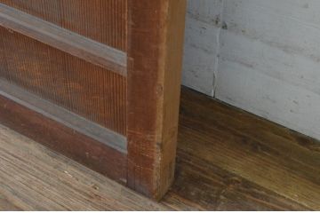 アンティーク建具　上手物!!　美しい柾目　真鍮ノブ付き　舞良戸扉1枚(まいらど、板戸、ドア)(R-065083)