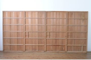 アンティーク建具　経年を感じる風合いが味わい深い雨戸4枚セット(板戸、引き戸)(R-065085)