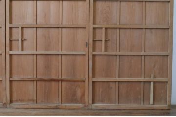 アンティーク建具　経年を感じる風合いが味わい深い雨戸4枚セット(板戸、引き戸)(R-065085)
