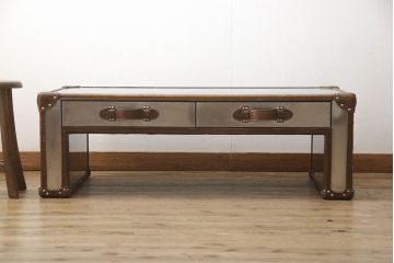 中古　ハロ(HALO)　アスプルンド(ASPLUND)取り扱い　スラブスモールコーヒーテーブル(SLAB SMALL COFFEE TABLE)　トランクのようなデザインでお部屋のアクセントになるローテーブル(センターテーブル、トランクテーブル、リビングテーブル)(定価約16万5千円)(R-065105)