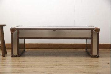 中古　ハロ(HALO)　アスプルンド(ASPLUND)取り扱い　スラブスモールコーヒーテーブル(SLAB SMALL COFFEE TABLE)　トランクのようなデザインでお部屋のアクセントになるローテーブル(センターテーブル、トランクテーブル、リビングテーブル)(定価約16万5千円)(R-065105)