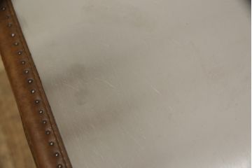 中古　ハロ(HALO)　ストニーハースト エンターテイメント ユニット(ブラッシュドスチール)(STONYHURST ENTERTAINMENT UNIT BRUSHED STEEL)　トランクのようなデザインが目を惹くテレビ台(リビングボード、テレビボード、収納棚、戸棚、引き出し、サイドボード、ローボード)(定価約27万5千円)(R-065107)