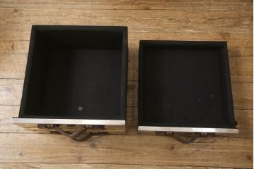 中古　ハロ(HALO)　ストニーハースト スモール ランプテーブル(ブラッシュドスチール)(STONYHURST SMALL LAMP TABLE BRUSHED STEEL)　インダストリアルなお部屋作りにオススメのサイドチェスト(コーヒーテーブル、カフェテーブル、サイドテーブル、サイドキャビネット、小引き出し)(定価約17万4千円)(R-065108)