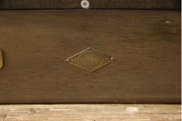 中古　希少な絶版品!　プリズミックアンドブリル(PRIZMIC&BRILL)　使い込むほどに味わいが深まる本革のパディッドミラー(レザーフレームミラー、姿見、壁掛け鏡、店舗什器、PADDED MIRROR)(定価約10万円)(R-065109)