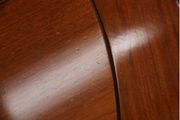 中国ビンテージ　中国家具　総無垢材　花梨(カリン)材　クラシカルな佇まいが魅力的な拡張式ダイニングテーブル(エクステンションテーブル、唐木、ラウンドテーブル、2人掛け、4人掛け、6人掛け、ヴィンテージ)(R-065130)