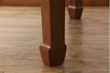 中国ビンテージ　中国家具　総無垢材　花梨(カリン)材　クラシカルな佇まいが魅力的な拡張式ダイニングテーブル(エクステンションテーブル、唐木、ラウンドテーブル、2人掛け、4人掛け、6人掛け、ヴィンテージ)(R-065130)
