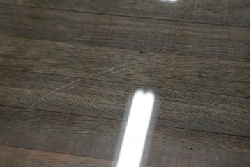 中古　ビーナ(bina)　グラハム(GRAHAM DINING TABLE)　アスプルンド(ASPLUND)取り扱い　味わいのある古材を使用したダイニングテーブル(2人掛け、4人掛け、食卓、作業台、サスティナビリティ)(定価約25万円)(R-065133)