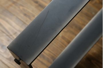 中古　ビーナ(bina)　グラハム(GRAHAM DINING TABLE)　アスプルンド(ASPLUND)取り扱い　味わいのある古材を使用したダイニングテーブル(2人掛け、4人掛け、食卓、作業台、サスティナビリティ)(定価約25万円)(R-065133)