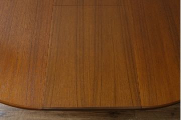 イギリスビンテージ　北欧ビンテージ　チーク材　McIntosh(マッキントッシュ)　木の温もりが感じられるエクステンションテーブル(ラウンドテーブル、ダイニングテーブル、拡張式テーブル、2人掛け、4人掛け、6人掛け、2P、4P、6P、ヴィンテージ、北欧)(R-065135)