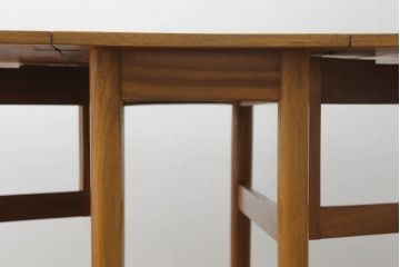 イギリスビンテージ　トーラ材とチーク材の杢目が目を惹くバタフライテーブル(ダイニングテーブル、食卓、エクステンションテーブル、作業台、2人掛け、4人掛け、6人掛け、ヴィンテージ)(R-065140)