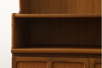 イギリスビンテージ　nathan社(ネイサン)　チーク材　見せる収納を楽しめるキャビネット(ウォールユニット、食器棚、収納棚、飾り棚、ヴィンテージ、北欧)(R-065143)