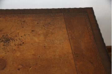イギリスアンティーク　ウォールナット材　猫脚の優美な曲線デザインが目を惹くデスク(机、ワークデスク、オフィスデスク、在宅用、在宅ワーク、両袖机)(R-065148)