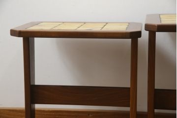 イギリスビンテージ　G-PLAN(ジープラン)　チーク材　タイルトップがお洒落なネストテーブル(サイドテーブル、カフェテーブル、コーヒーテーブル、ローテーブル、北欧、ヴィンテージ)(R-065152)