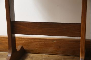 イギリスビンテージ　G-PLAN(ジープラン)　チーク材　タイルトップがお洒落なネストテーブル(サイドテーブル、カフェテーブル、コーヒーテーブル、ローテーブル、北欧、ヴィンテージ)(R-065152)