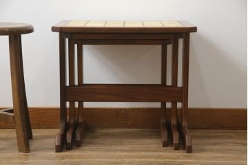 イギリスビンテージ　G-PLAN(ジープラン)　チーク材　タイルトップがお洒落なネストテーブル(サイドテーブル、カフェテーブル、コーヒーテーブル、ローテーブル、北欧、ヴィンテージ)(R-065152)