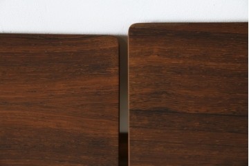 イギリスビンテージ　天板ローズウッド　北欧テイストのお部屋におすすめ!!スタイリッシュなデザインが魅力のネストテーブル　(R-065155)