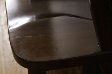 中古　唐木材　鉄刀木(タガヤサン)　ゆるやかに曲線を描く脚のデザインが魅力の囲炉裏ダイニングテーブル&ダイニングチェア4脚セット(食卓、4人掛け、4P、6人掛け、6P、板座チェア、椅子、イス、いす、木製火鉢、長火鉢)(R-065160)