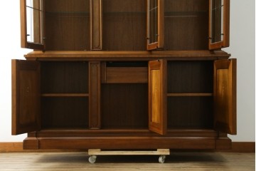 中古　DREXEL HERITAGE(ドレクセルヘリテイジ)　FRANCESCA(フランチェスカ)シリーズ 照明付き!堂々とした佇まいのキャビネット　定価約141万円　(R-065164)