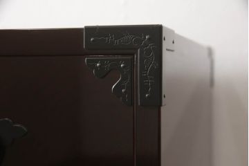 中古　美品!!　国産職人手造り　前面欅(ケヤキ)材　内部桐材　和の風格漂う佇まいが魅力!!美しい塗装の民芸箪笥(和タンス、収納たんす、引き出し、整理箪笥、衣装箪笥)(R-065166)