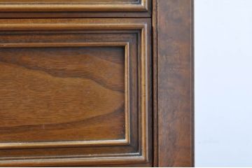 中古　美品　DREXEL HERITAGE(ドレクセルヘリテイジ)　FRANCESCA(フランチェスカ)シリーズ　優雅なデザインのランジェリーチェスト(引き出し、サイドチェスト、ハイチェスト、縦型チェスト)(R-065171)