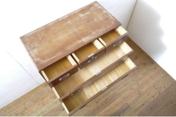 和製アンティーク　前面桑材　角丸とシンプルな金具のデザインが上品な雰囲気を醸し出す上質な造りの衣装箪笥(時代箪笥、チェスト、引き出し、収納たんす、洋服タンス)(R-065172)
