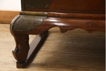 アジアンビンテージ　美品　希少な絶版品　韓国家具　立派な真鍮金具が魅力的なトランクテーブル(センターテーブル、ローテーブル、引き出し、李朝家具、ヴィンテージ)(R-065173)