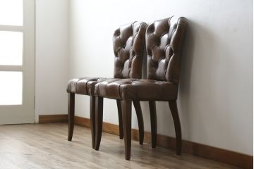 中古　ハロ(HALO)　アスプルンド(ASPLUND)取り扱い　CHESTER CHAIR(チェスターチェア)　重厚感のある佇まいが魅力的なチェア2脚セット(ダイニングチェア、椅子、イス)(R-065174)