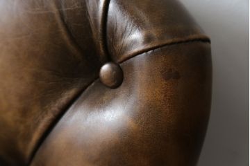 中古　ハロ(HALO)　アスプルンド(ASPLUND)取り扱い　CHESTER CHAIR(チェスターチェア)　重厚感のある佇まいが魅力的なチェア2脚セット(ダイニングチェア、椅子、イス)(R-065174)