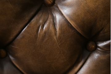 中古　ハロ(HALO)　アスプルンド(ASPLUND)取り扱い　CHESTER CHAIR(チェスターチェア)　重厚感のある佇まいが魅力的なチェア2脚セット(ダイニングチェア、椅子、イス)(R-065174)