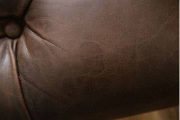 中古　ハロ(HALO)　アスプルンド(ASPLUND)取り扱い　CHESTER CHAIR(チェスターチェア)　重厚感のある佇まいが魅力的なチェア2脚セット(ダイニングチェア、椅子、イス)(R-065174)