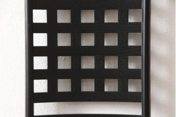 中古　展示品　美品　Cassina(カッシーナ)　292　HILL HOUSE,1(ヒルハウス1)　CHARLES RENNIE MACKINTOSH(チャールズ・レニー・マッキントッシュ)　スタイリッシュでモダンなデザインが格好良いラダーバックチェア2脚セット(椅子、イス、ダイニングチェア)(定価約47万3千円)(R-065176)