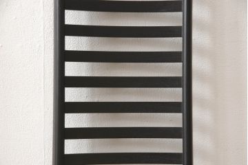 中古　展示品　美品　Cassina(カッシーナ)　292　HILL HOUSE,1(ヒルハウス1)　CHARLES RENNIE MACKINTOSH(チャールズ・レニー・マッキントッシュ)　スタイリッシュでモダンなデザインが格好良いラダーバックチェア2脚セット(椅子、イス、ダイニングチェア)(定価約47万3千円)(R-065176)