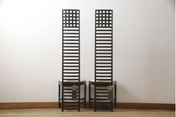 中古　展示品　美品　Cassina(カッシーナ)　292　HILL HOUSE,1(ヒルハウス1)　CHARLES RENNIE MACKINTOSH(チャールズ・レニー・マッキントッシュ)　スタイリッシュでモダンなデザインが格好良いラダーバックチェア2脚セット(椅子、イス、ダイニングチェア)(定価約47万3千円)(R-065176)