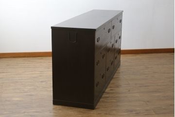 和製アンティーク　上手物!!　前面・側面栗材　銅製金具の引手が和モダンでお洒落な横長時代箪笥(横長箪笥、収納箪笥、衣装箪笥、サイドボード、サイドチェスト、引き出し)(R-065177)