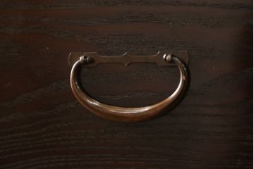 和製アンティーク　上手物!!　前面・側面栗材　銅製金具の引手が和モダンでお洒落な横長時代箪笥(横長箪笥、収納箪笥、衣装箪笥、サイドボード、サイドチェスト、引き出し)(R-065177)