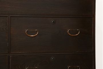 和製アンティーク　上手物!!　前面・側面栗材　銅製金具の引手が和モダンでお洒落な横長時代箪笥(横長箪笥、収納箪笥、衣装箪笥、サイドボード、サイドチェスト、引き出し)(R-065177)