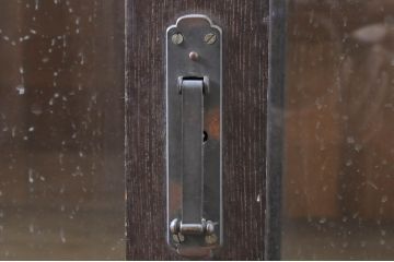 和製アンティーク　上手物!!　前面・側面栗材　銅製金具の引手が和モダンでお洒落な横長時代箪笥(横長箪笥、収納箪笥、衣装箪笥、サイドボード、サイドチェスト、引き出し)(R-065178)