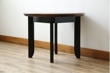 中古　美品　モリシゲ(MORISHIGE/森繁)　コンサート　品のある佇まいが美しい樺材製のラウンドテーブル(丸テーブル、センターテーブル、カフェテーブル、コーヒーテーブル、サイドテーブル、カバ材)(定価約10万2千円)(R-065185)