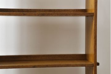 アンティーク家具　古いナラ材の風合いが魅力の楔(クサビ)式本棚(くさび式、ブックシェルフ、オープンシェルフ)(R-065189)