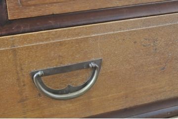 和製アンティーク　真鍮(しんちゅう)金具　縁の桑材がアクセント!上品なデザインが魅力の時代箪笥ローボード(テレビ台、サイドボード、リビングボード、引き出し、収納棚、戸棚)(R-065190)