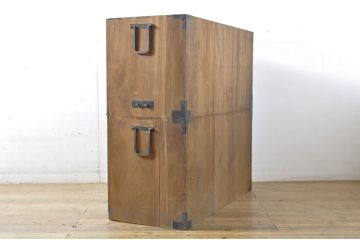 和製アンティーク　上品なデザインが魅力の重ね時代箪笥(チェスト、引き出し、衣装箪笥、収納たんす、洋服タンス)(R-065191)