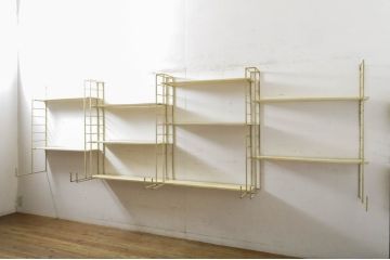 昭和レトロ　レトロ家具　お洒落なディスプレイが叶う!古い雑貨屋さんのアイアンウォールラック(壁掛け飾り棚、商品陳列棚、店舗什器、オープンラック)(R-065194)