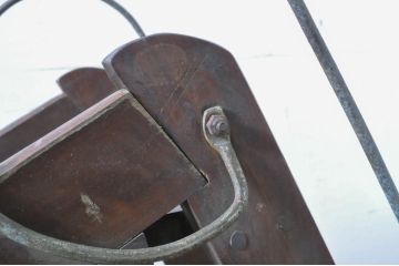 ジャンク品　和製アンティーク　古い風合いが魅力的な木製の折り畳み滑り台(すべり台、折りたたみ、ディスプレイ)(R-065195)