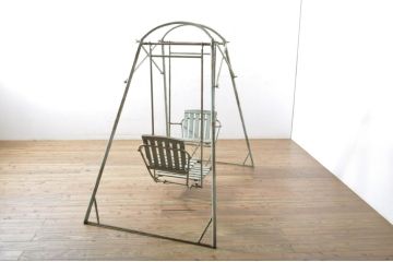 ジャンク品　和製アンティーク　レトロな雰囲気あふれる組立式2人掛けブランコ(組み立て式、ディスプレイ)(R-065196)