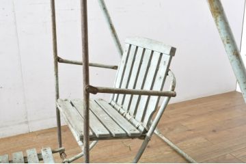 ジャンク品　和製アンティーク　レトロな雰囲気あふれる組立式2人掛けブランコ(組み立て式、ディスプレイ)(R-065196)
