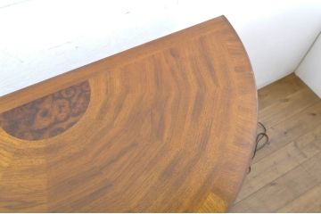 中古　DREXEL HERITAGE(ドレクセルヘリテイジ)　Cameo Classics(キャメオクラシックス)　ハーフムーン(半月型)　美しい曲線デザインに目を奪われるキャビネット(ホールチェスト、サイドボード、サイドキャビネット、飾り棚、ショーケース、収納棚、戸棚、半円型)(R-065197)