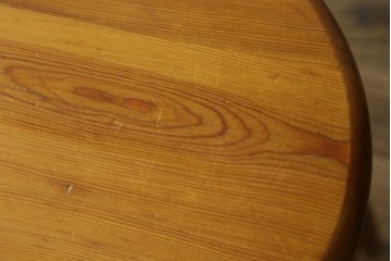 イギリスビンテージ　パイン材　優しい木の温もり溢れるハイスツール2脚セット　(R-065199)