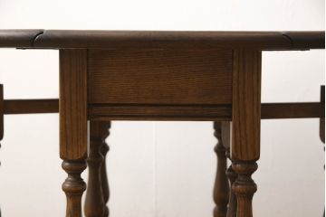 イギリスビンテージ　Old Charm(オールドチャーム)　オーク材　挽き物の脚が目を惹くミニゲートレッグテーブル(バタフライテーブル、サイドテーブル、ローテーブル、カフェテーブル、コーヒーテーブル、ラウンドテーブル、ヴィンテージ)(R-065200)